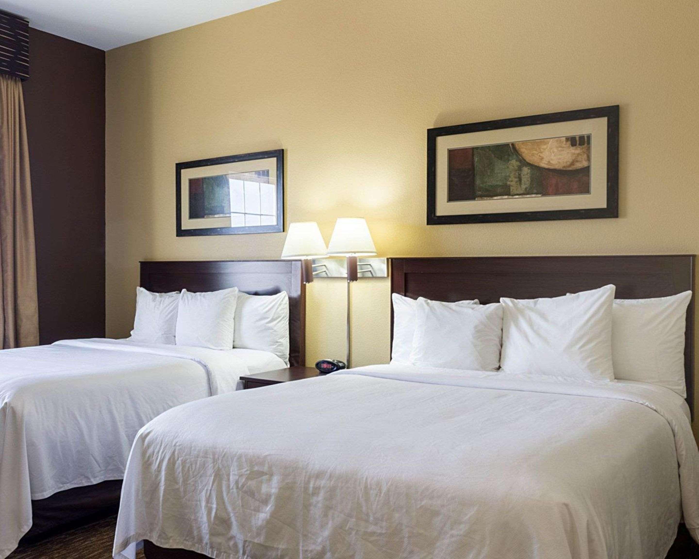 เมนสเตย์ สวีทส์ Hotel ไมน็อท ภายนอก รูปภาพ
