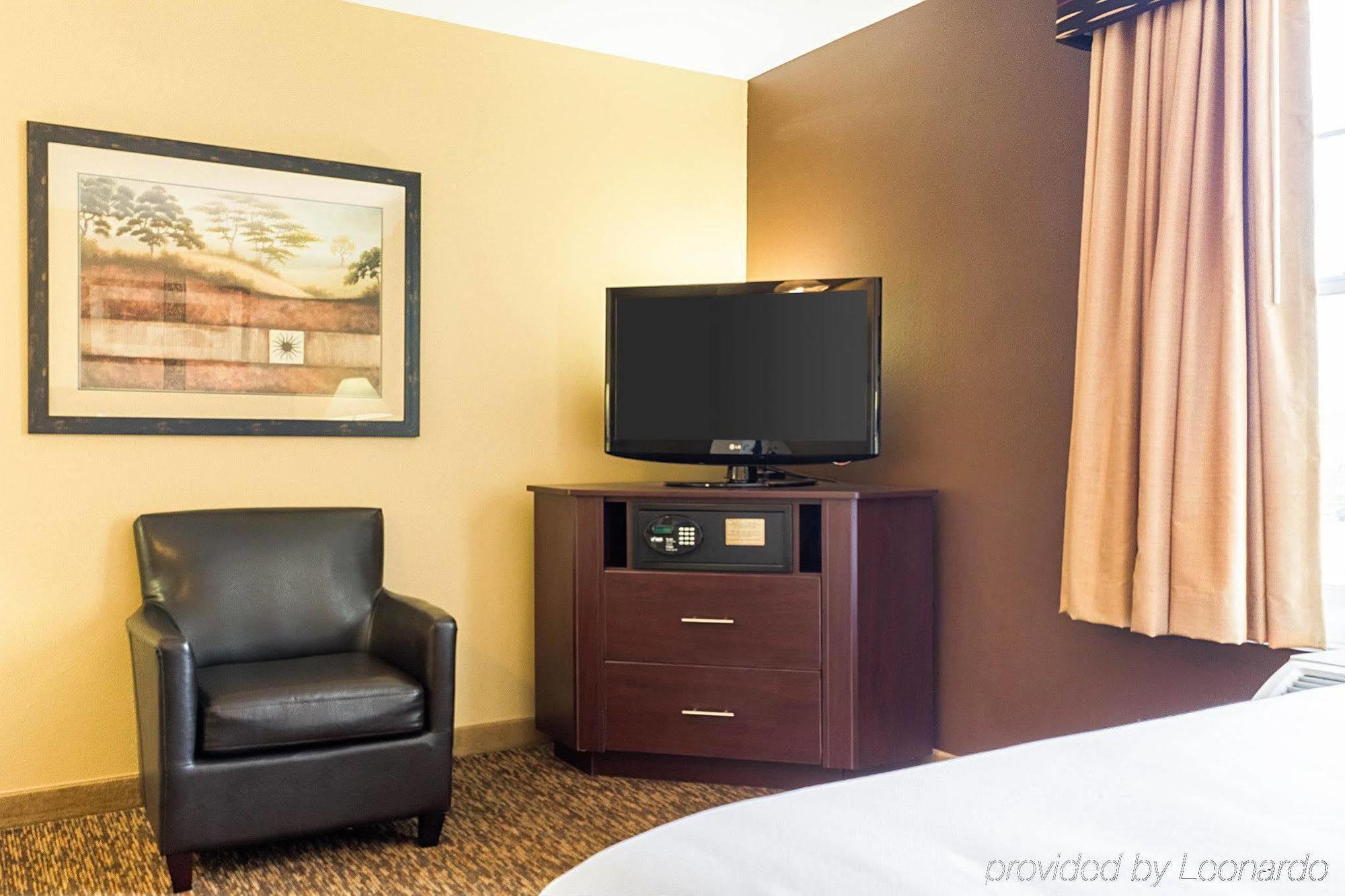 เมนสเตย์ สวีทส์ Hotel ไมน็อท ภายนอก รูปภาพ